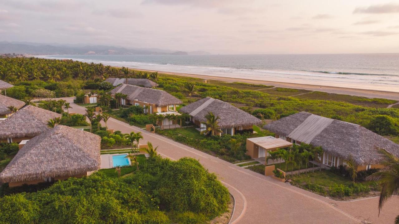 Tanusas Retreat & Spa Puerto Cayo Exterior photo