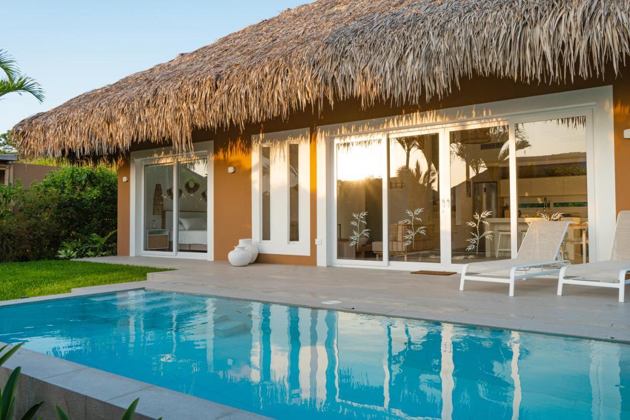 Tanusas Retreat & Spa Puerto Cayo Exterior photo